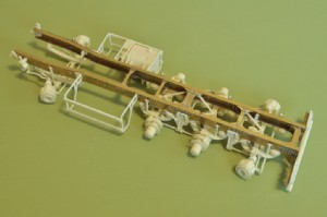 AN 1/24 泛用 重型卡車 8x4 後轉向舉升軸 底